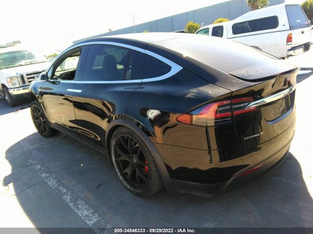 2016 Tesla Model X, VIN: 5YJXCBE4XGF016585