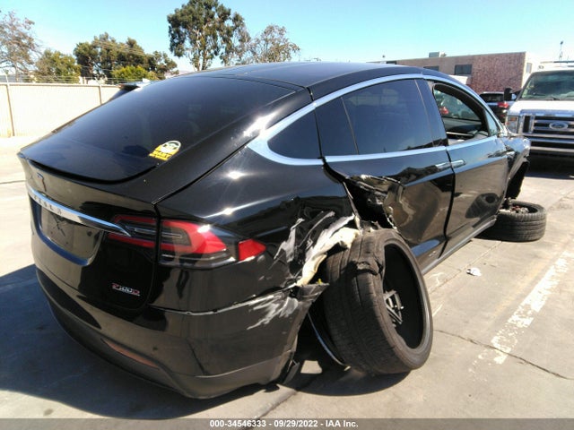 2016 Tesla Model X, VIN: 5YJXCBE4XGF016585
