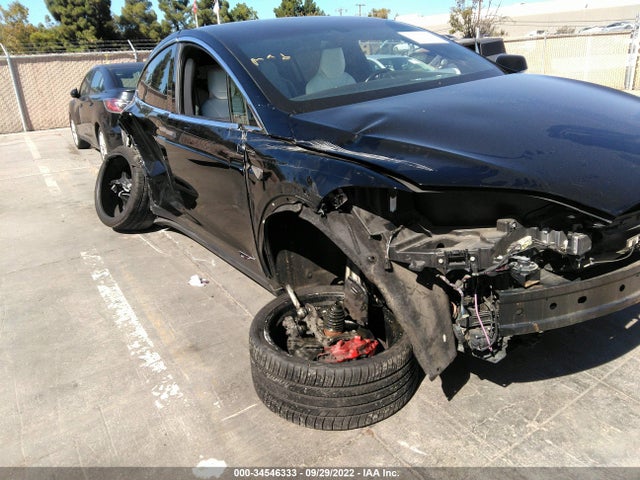 2016 Tesla Model X, VIN: 5YJXCBE4XGF016585