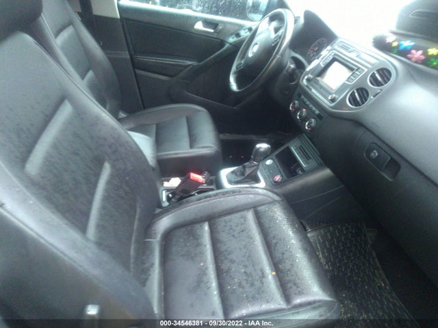 2016 Volkswagen Tiguan, VIN: WVGAV7AX8GW586671