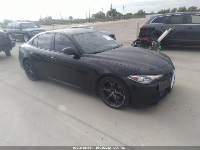 2017 Alfa Romeo Giulia, VIN: ZARFAECN8H7552351