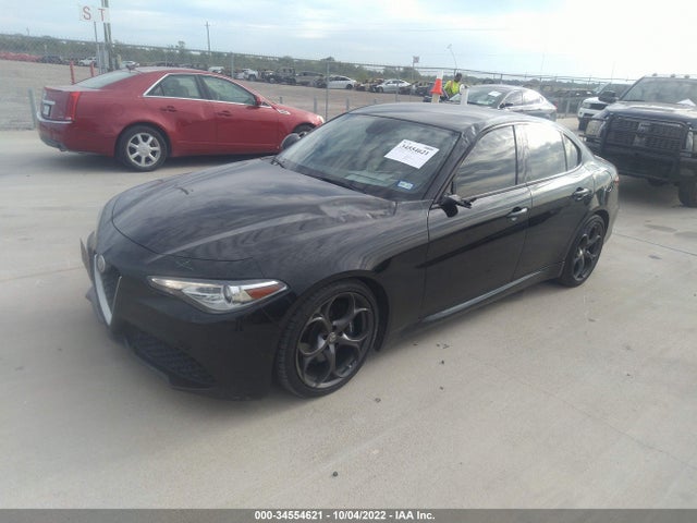 2017 Alfa Romeo Giulia, VIN: ZARFAECN8H7552351