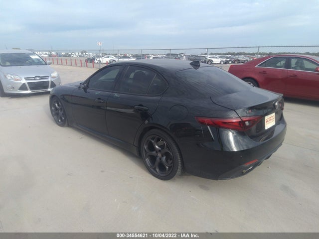 2017 Alfa Romeo Giulia, VIN: ZARFAECN8H7552351