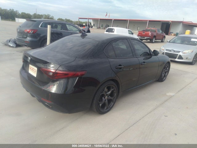 2017 Alfa Romeo Giulia, VIN: ZARFAECN8H7552351