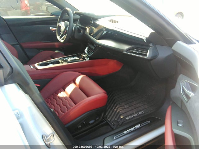 2022 Audi e-tron, VIN: WAUEJBFW5N7006012