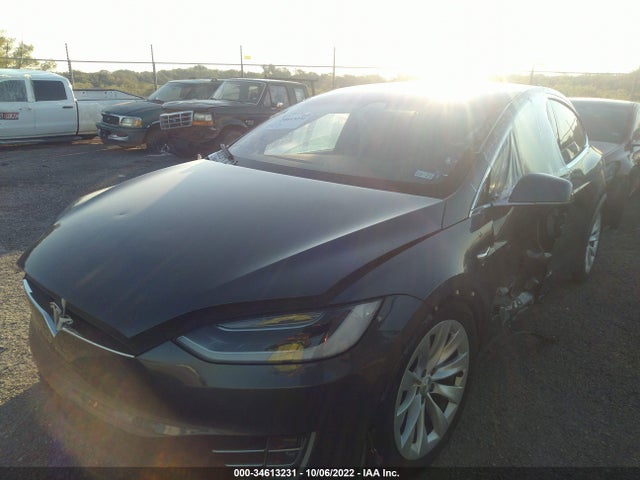 2018 Tesla Model X, VIN: 5YJXCAE2XJF140047