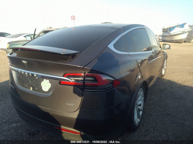 2018 Tesla Model X, VIN: 5YJXCAE2XJF140047