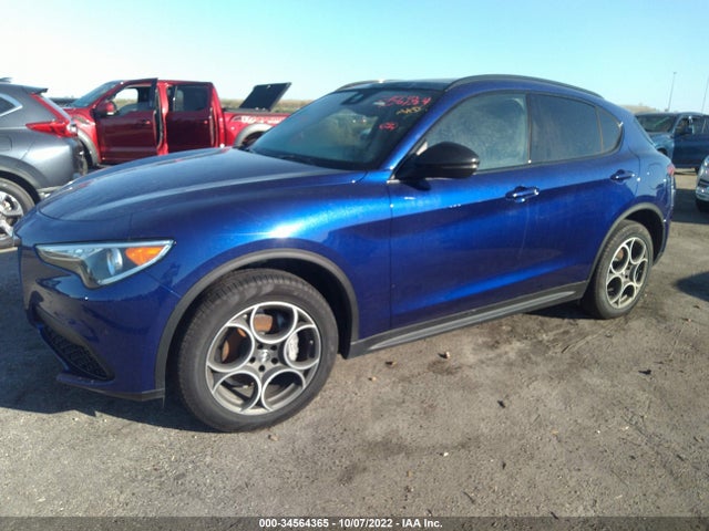2021 Alfa Romeo Stelvio, VIN: ZASPAKAN5M7D00347