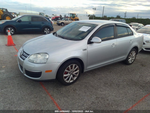 Volkswagen JETTA SEDAN 2010 3VWAX7AJ6AM133535 Image 2