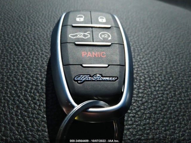 2022 Alfa Romeo Giulia, VIN: ZARFAMBN2N7666451