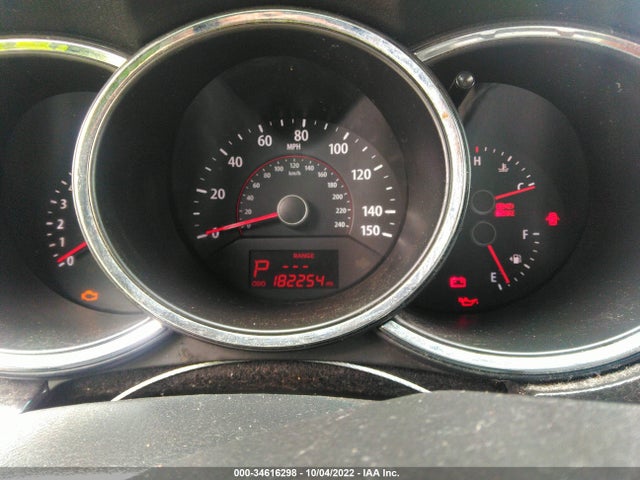 2011 KIA SORENTO LX VIN: 5XYKT3A16BG026141