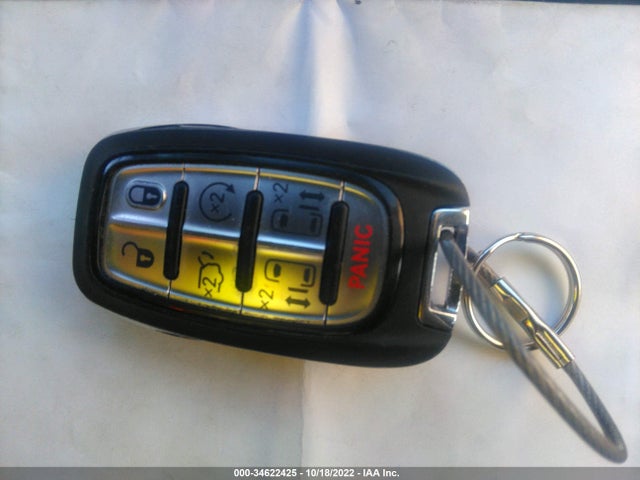 2021 Chrysler Pacifica Hybrid, VIN: 2C4RC1L71MR586474