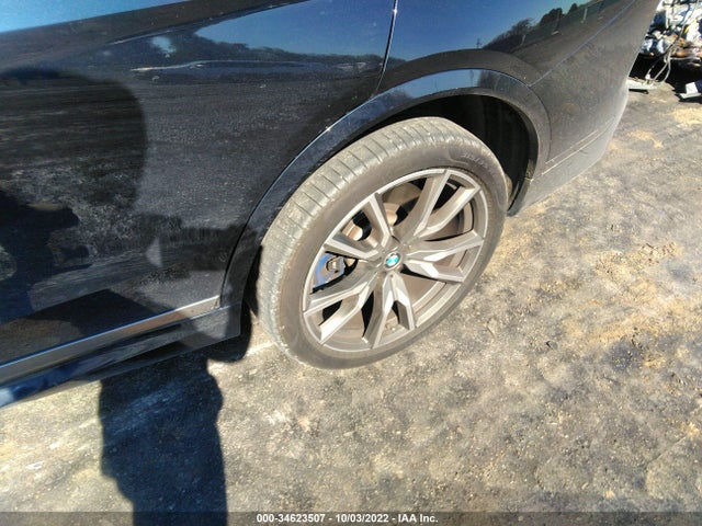 2020 BMW X7, VIN: 5UXCX6C06LLE35813