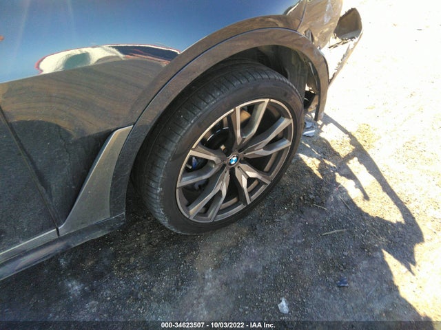 2020 BMW X7, VIN: 5UXCX6C06LLE35813