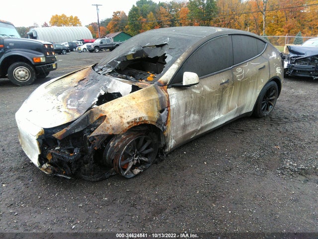 2022 Tesla Model Y, VIN: 7SAYGAEE5NF521218