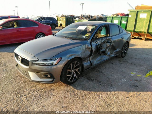 7JR102FKXLG048059 Volvo S60 Momentum