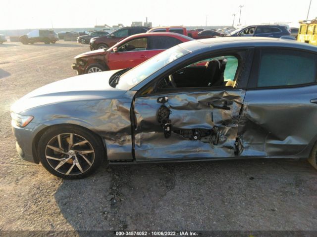 7JR102FKXLG048059 Volvo S60 Momentum