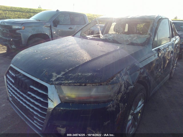Audi Q7 2018 WA1VAAF7XJD040636 Image 2