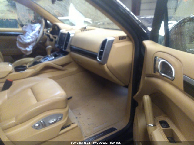 2017 Porsche Cayenne, VIN: WP1AA2A28HKA86864