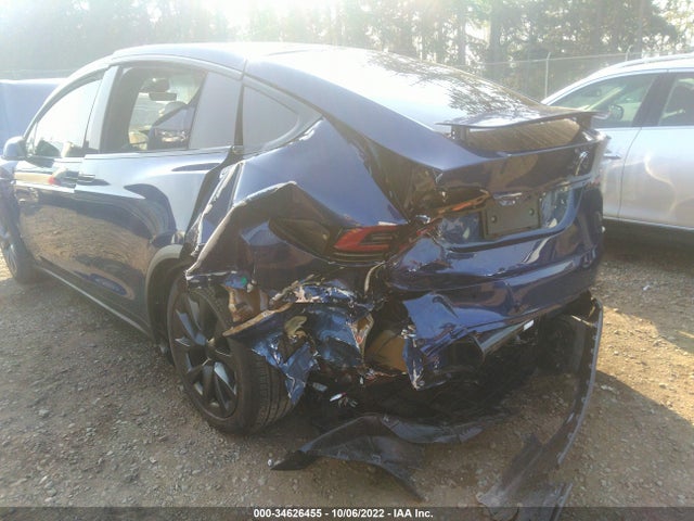 2022 Tesla Model X, VIN: 7SAXCAE51NF351477
