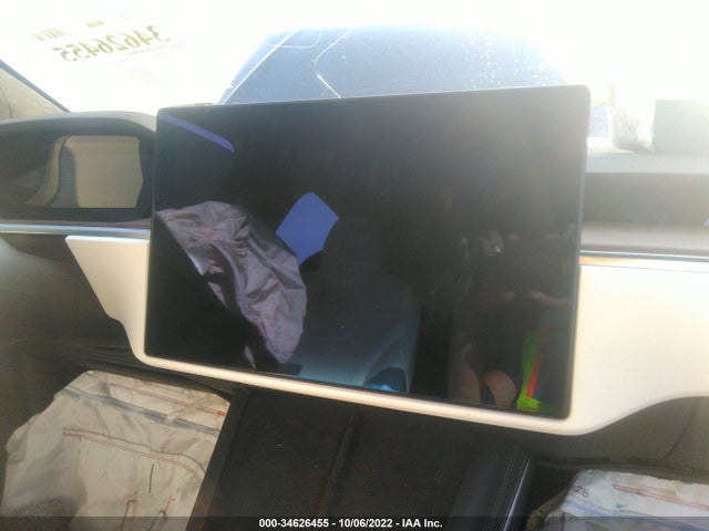 2022 Tesla Model X, VIN: 7SAXCAE51NF351477