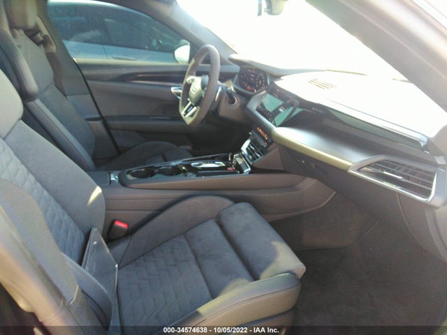 2022 Audi e-tron, VIN: WAUCJBFW5N7001206