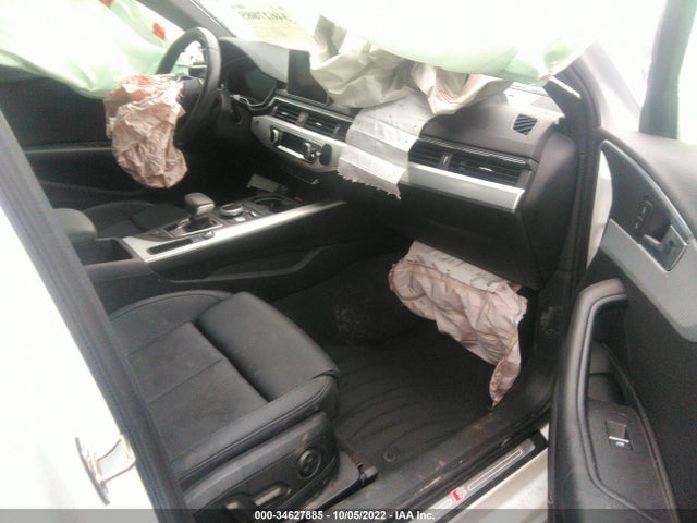2017 Audi A4, VIN: WAUENAF43HN015479