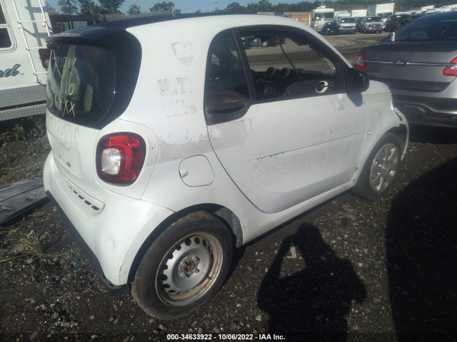 2016 Smart Fortwo, VIN: WMEFJ5DA4GK103932