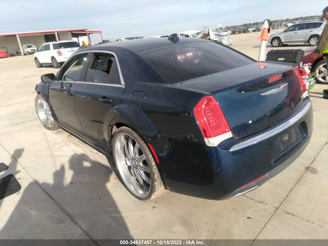 2015 Chrysler 300, VIN: 2C3CCAAG7FH828870