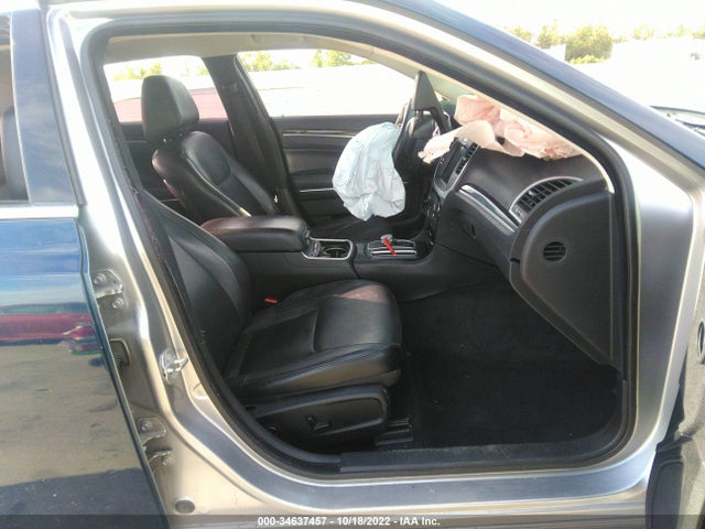 2015 Chrysler 300, VIN: 2C3CCAAG7FH828870