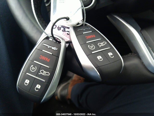 2022 Alfa Romeo Stelvio, VIN: ZASPAJAN8N7D28008