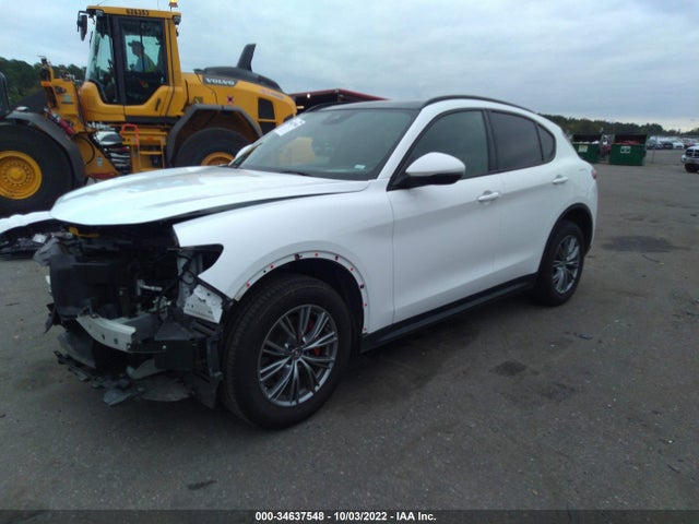 2022 Alfa Romeo Stelvio, VIN: ZASPAJAN8N7D28008