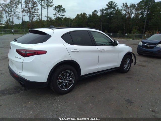 2022 Alfa Romeo Stelvio, VIN: ZASPAJAN8N7D28008