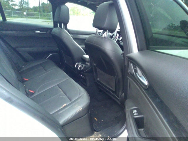 2022 Alfa Romeo Stelvio, VIN: ZASPAJAN8N7D28008