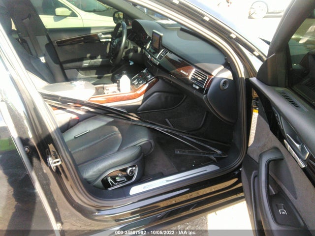 2017 Audi A8, VIN: WAU44AFD8HN017615
