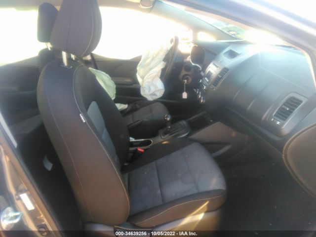 KNAFK5A89G5582650 KIA Forte 5-door Lx