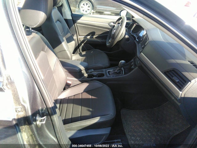 3VWC57BUXMM002149 Volkswagen Jetta S/se/r-line