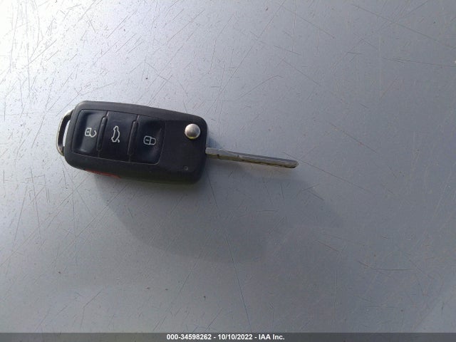 2016 Volkswagen Beetle, VIN: 3VWF17AT6GM633907