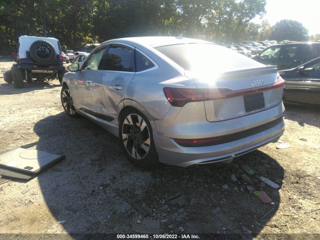 2022 Audi e-tron, VIN: WA12AAGE4NB030136