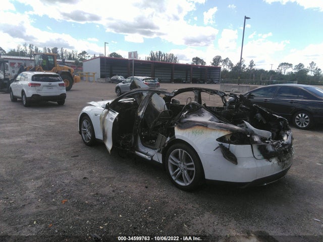 Tesla MODEL S 2013 5YJSA1CGXDFP25892 Image 3