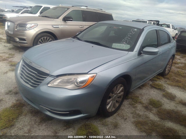 Chrysler 200 Touring 2013 1C3CCBBB7DN577412 Image 2