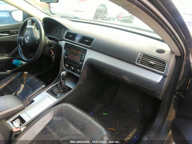 1VWBH7A30CC050870 Volkswagen Passat Se W/sunroof