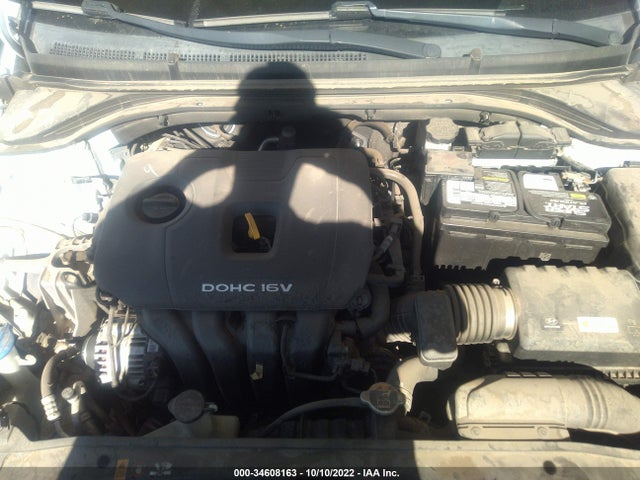 2018 HYUNDAI ELANTRA SEL VIN: 5NPD84LFXJH370359