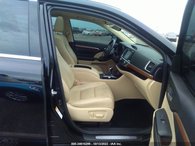 2018 Toyota Highlander, VIN: 5TDYZRFH0JS260536