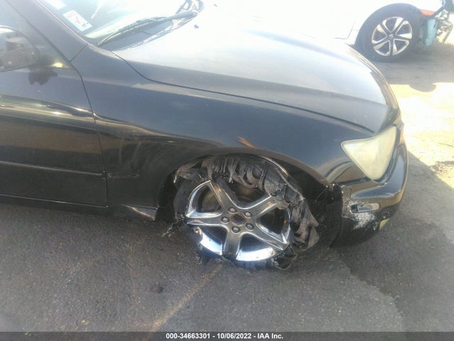 Lexus IS 300 2004 JTHBD192640083137 Image 7