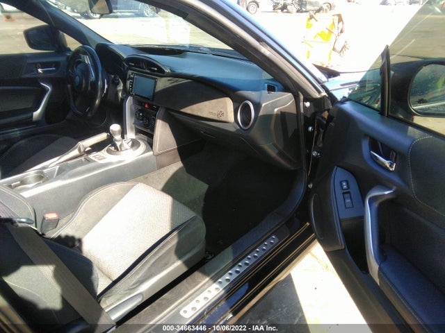 2017 Toyota 86, VIN: JF1ZNAA11H8704121
