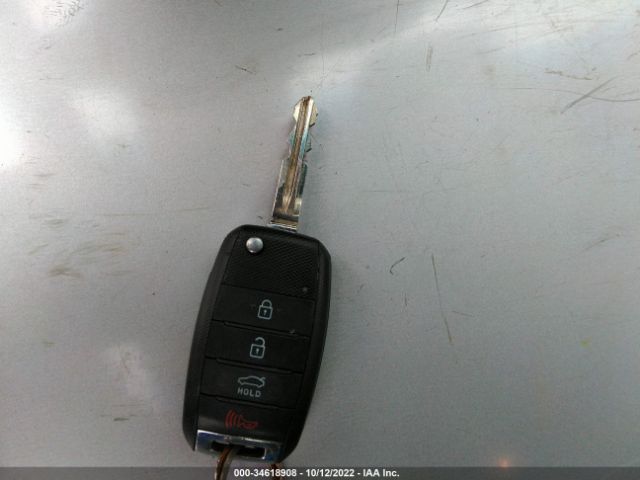 3KPFK4A77JE165172 KIA FORTE LX
