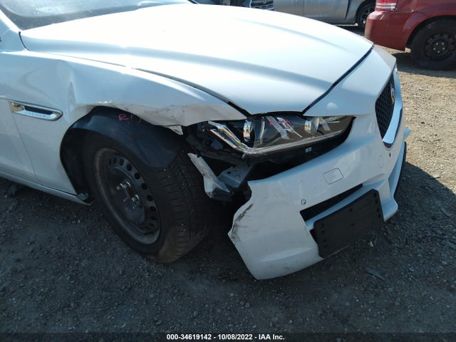 SAJAH4BV6HA947015 Jaguar Xe 35t First Edition