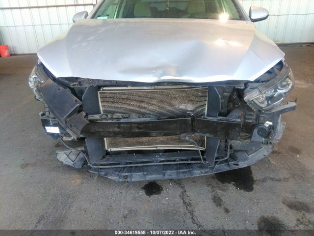 2018 HYUNDAI ELANTRA SEL VIN: 5NPD84LF2JH295639