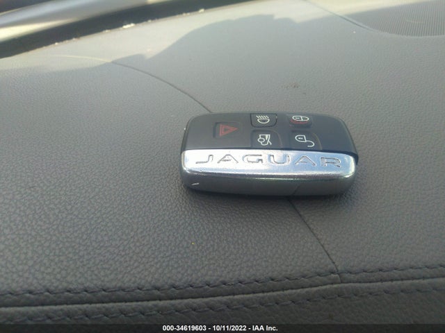 Jaguar Xf 25t Premium 2018 SAJBD4FX9JCY55757 Image 3